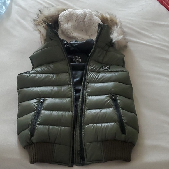 American eagle green vest - Picture 6 of 10